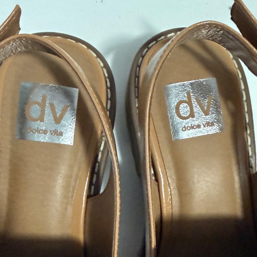DV by Dolce Vita Women's Camel Loafers - Picture 2 of 8